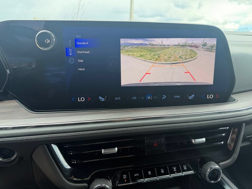 Used 2025 Chevrolet Tahoe LT AWD/4WD image 18