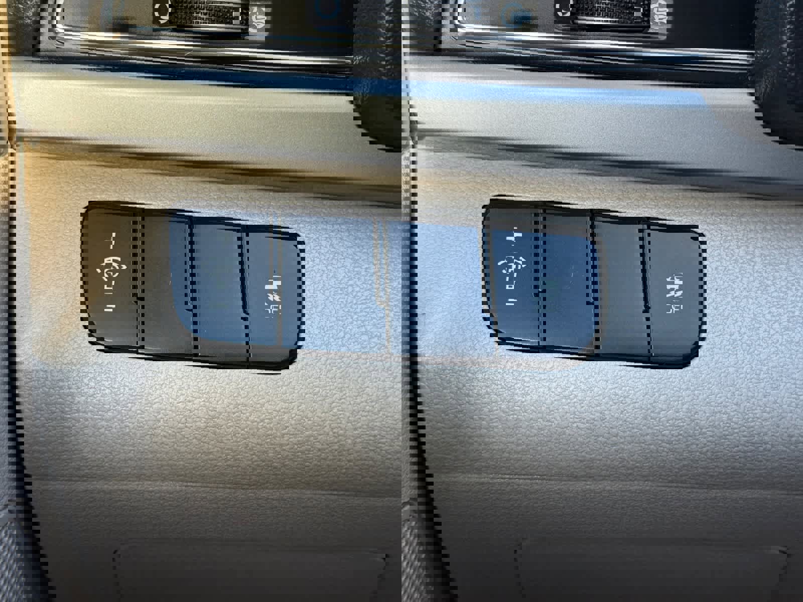 Used 2017 Hyundai Elantra SE image 19