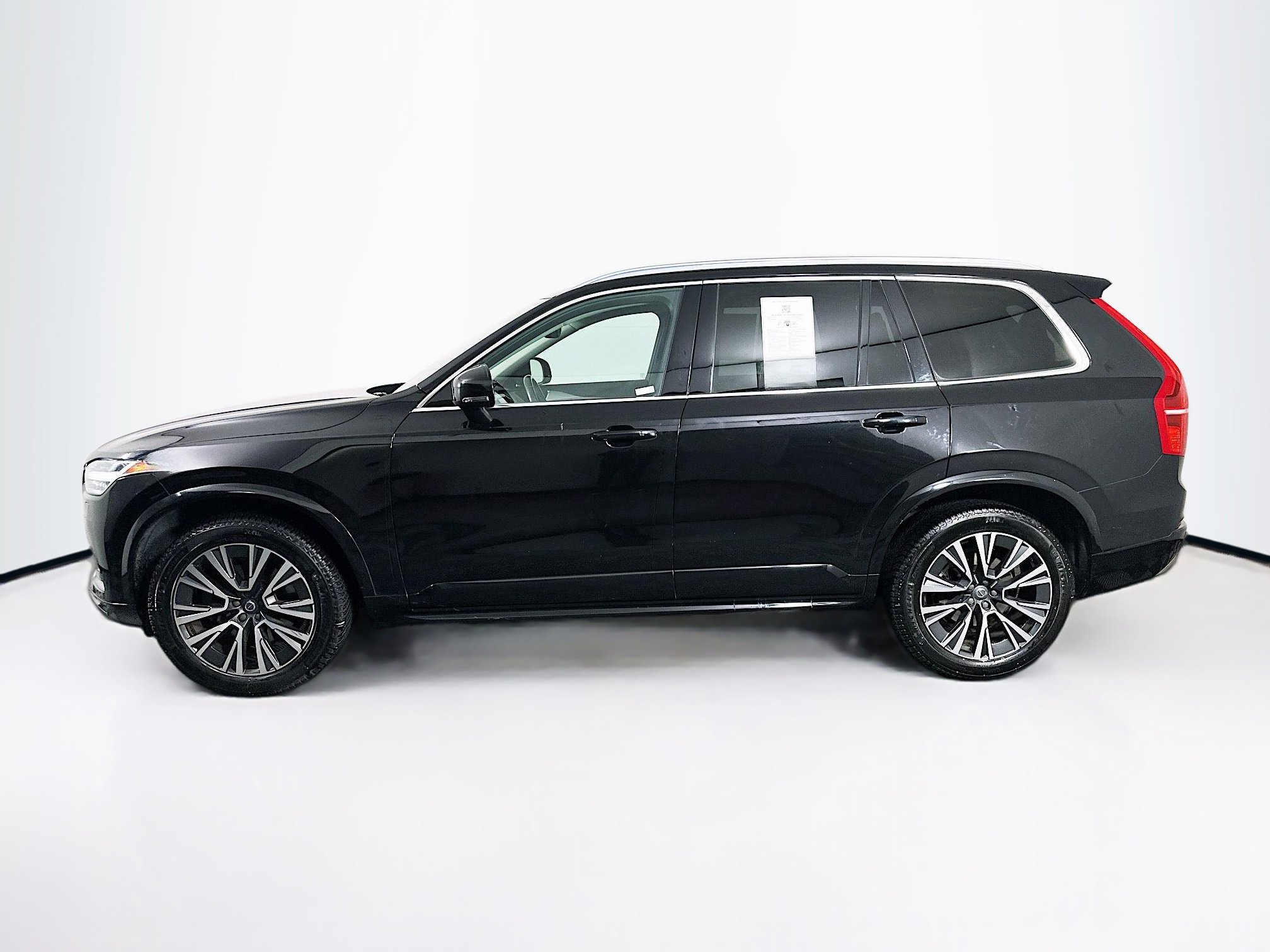 Used 2021 Volvo XC90 T5 Momentum w/ Protection Package Premier image 4