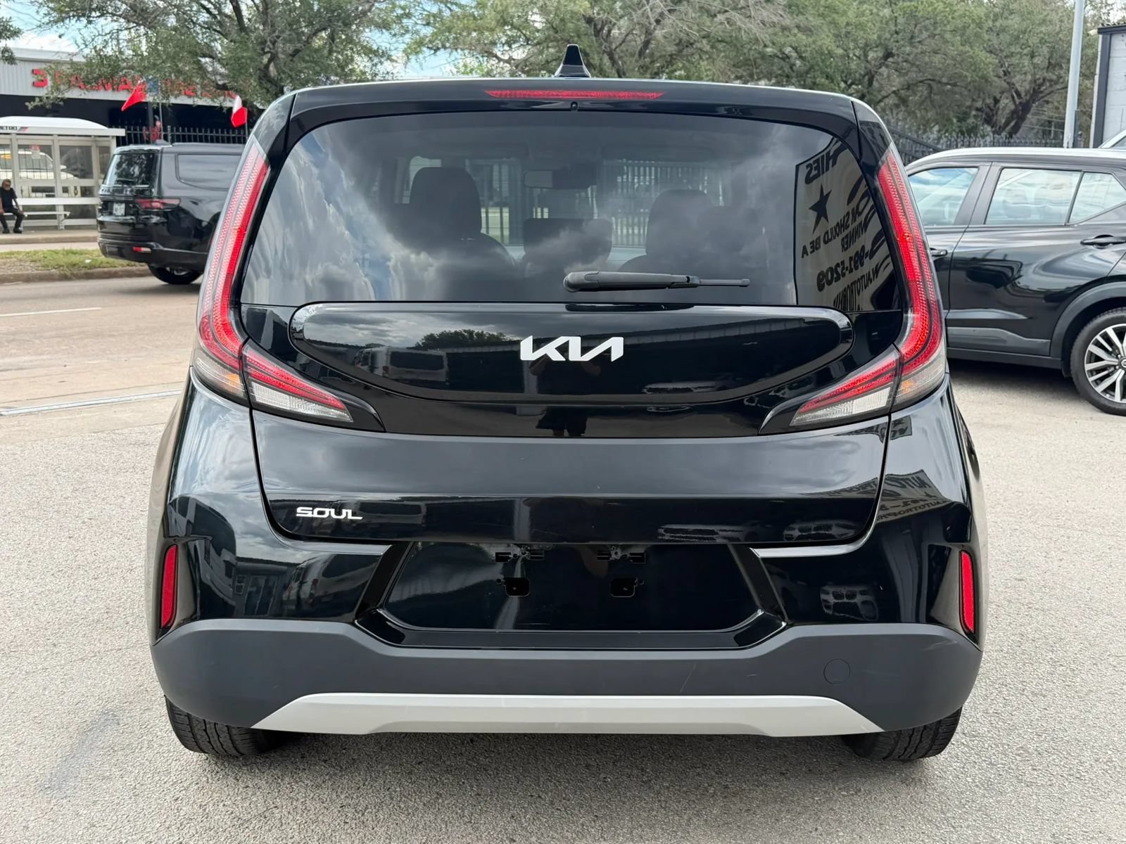Used 2023 Kia Soul LX w/ LX Technology Package FWD image 28