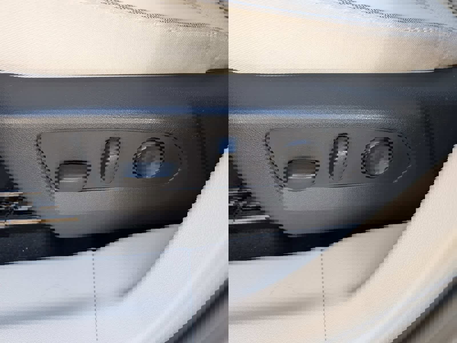 Used 2021 Buick Envision Essence image 19