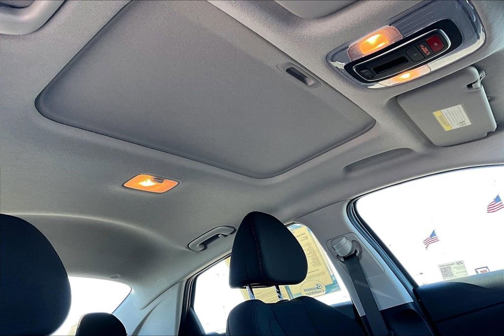 Used 2025 Hyundai Elantra SEL image 22