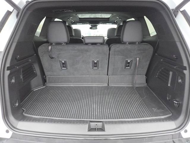 Used 2025 GMC Acadia AT4 w/ Luxury Package image 27