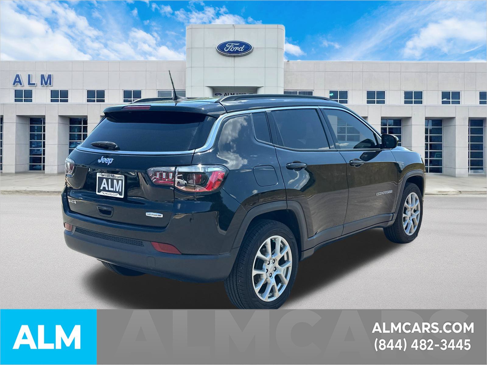 Used 2023 Jeep Compass Latitude AWD/4WD image 5