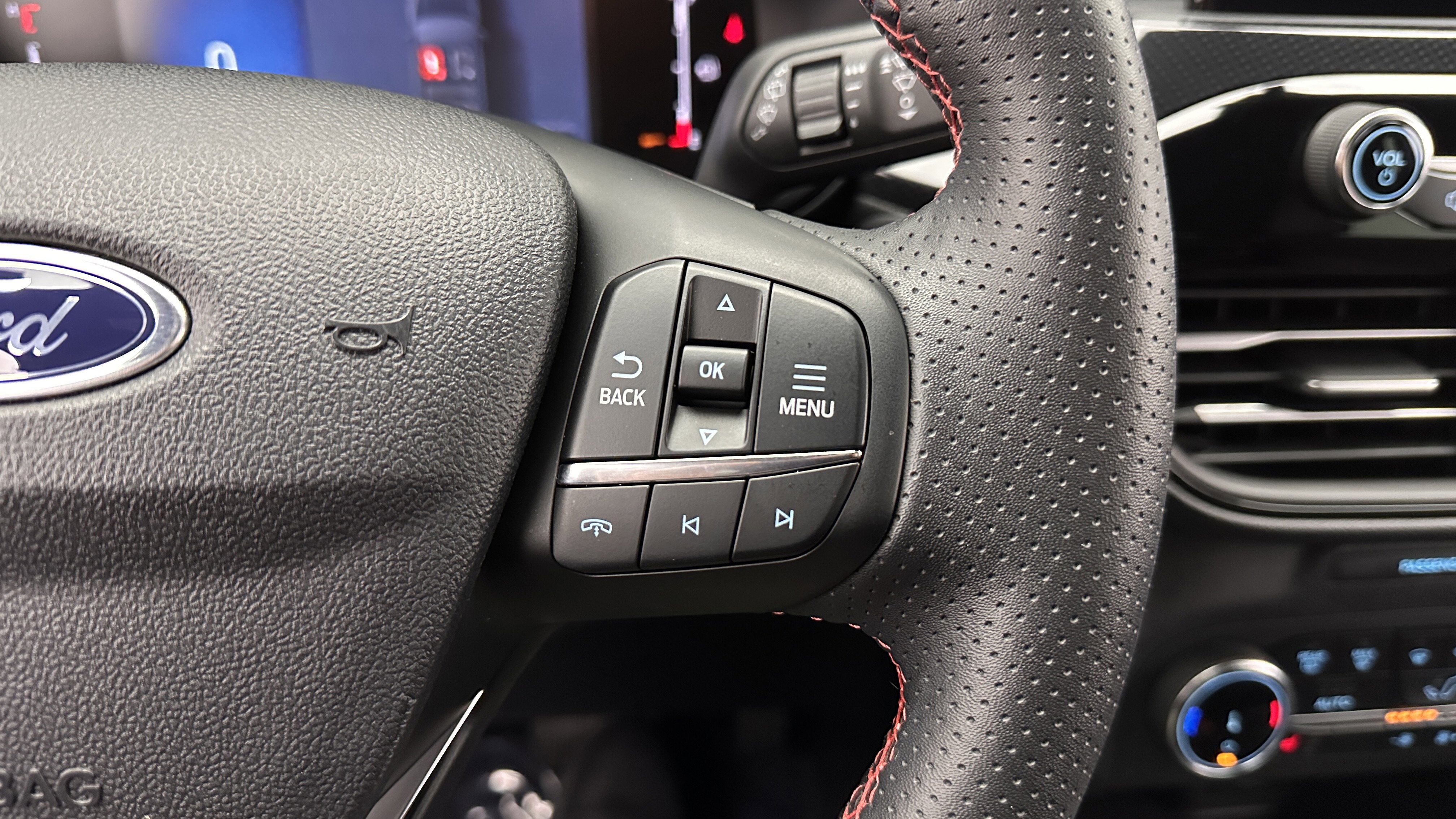 Used 2025 Ford Escape ST-Line Select AWD/4WD image 23