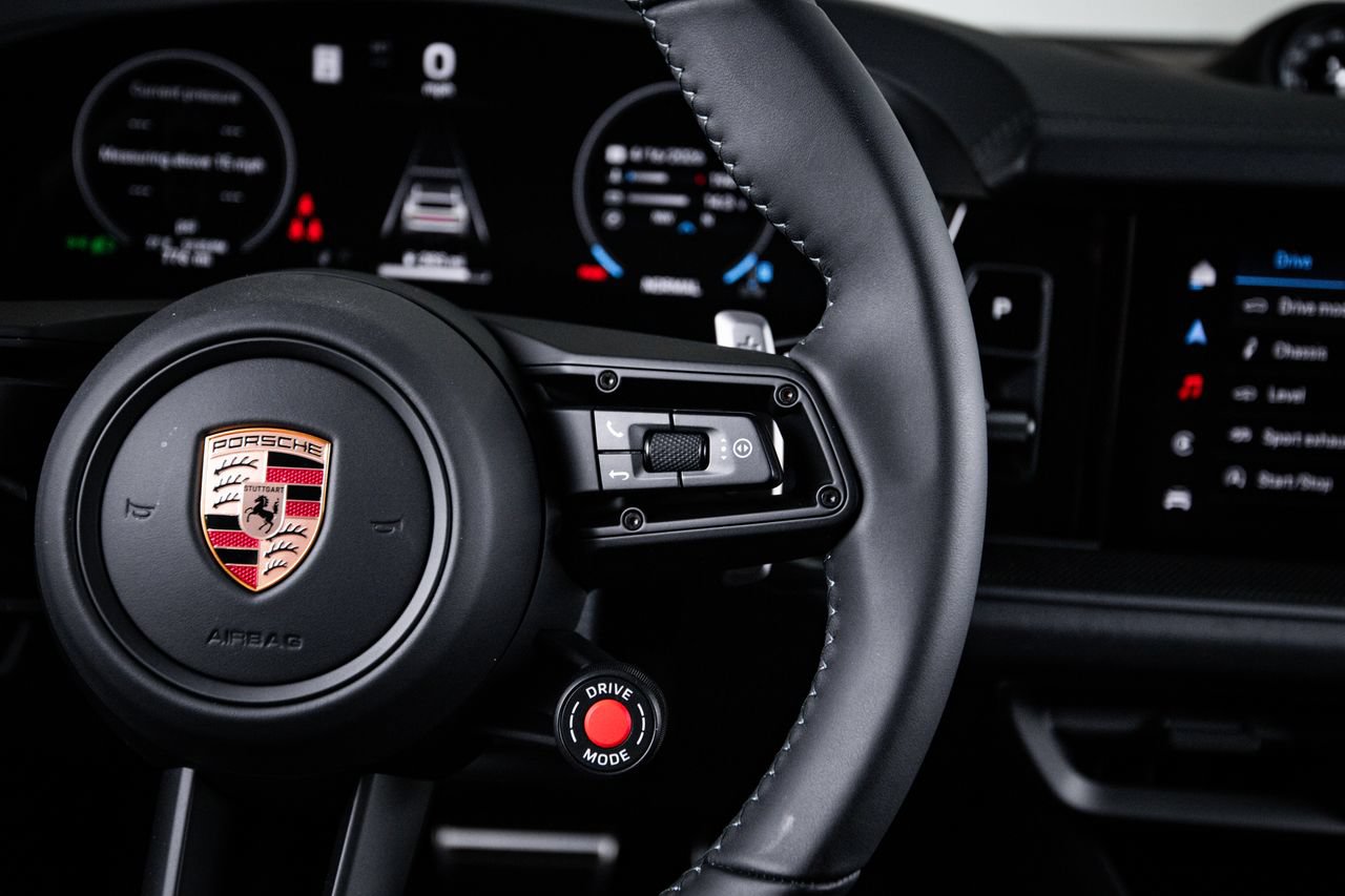 Certified 2025 Porsche Cayenne Turbo GT AWD/4WD image 14