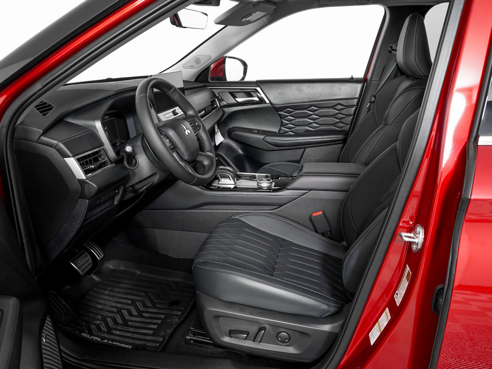 Used 2025 Mitsubishi Outlander SEL image 13