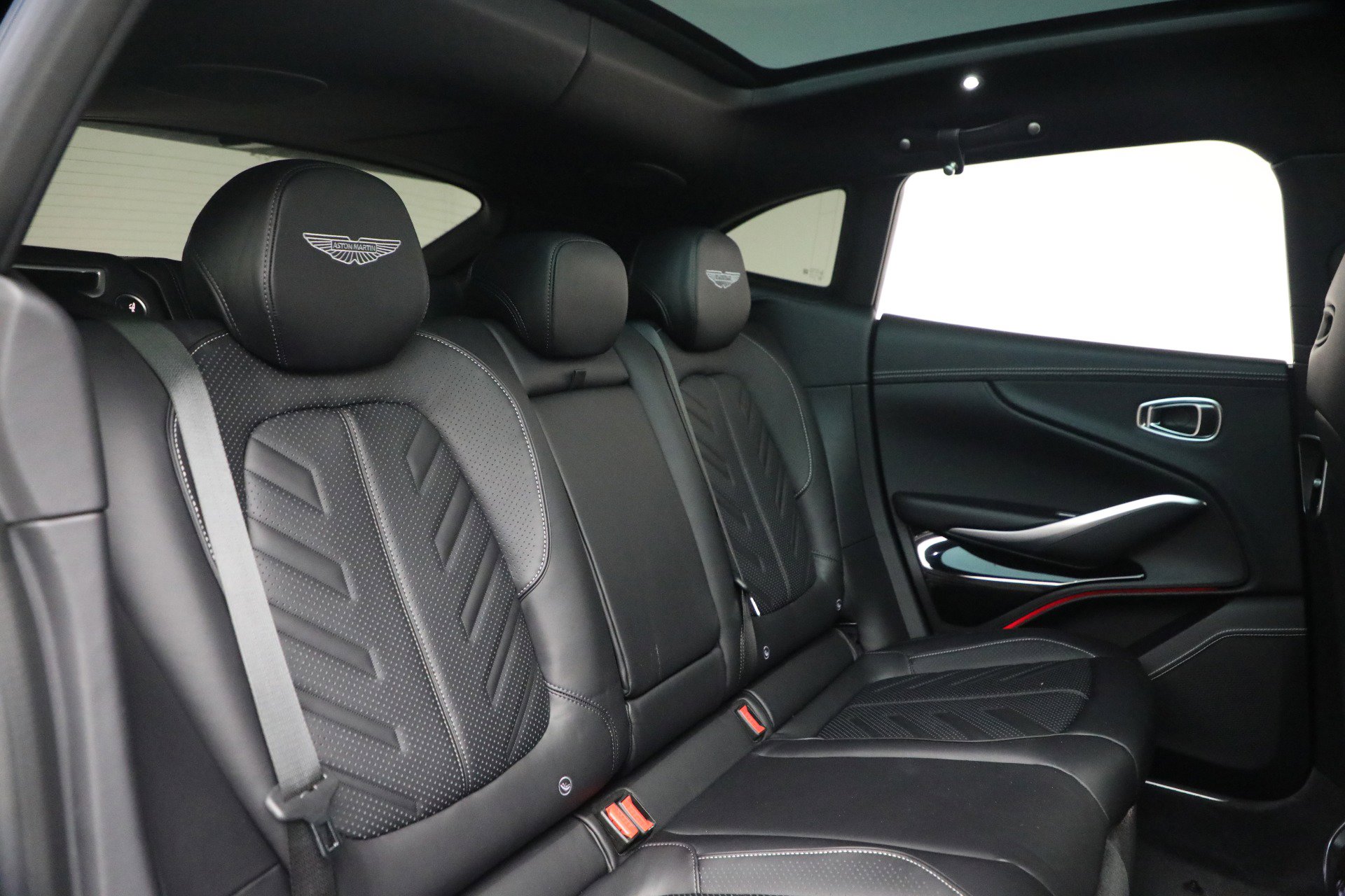 New 2026 Aston Martin DBX S image 36