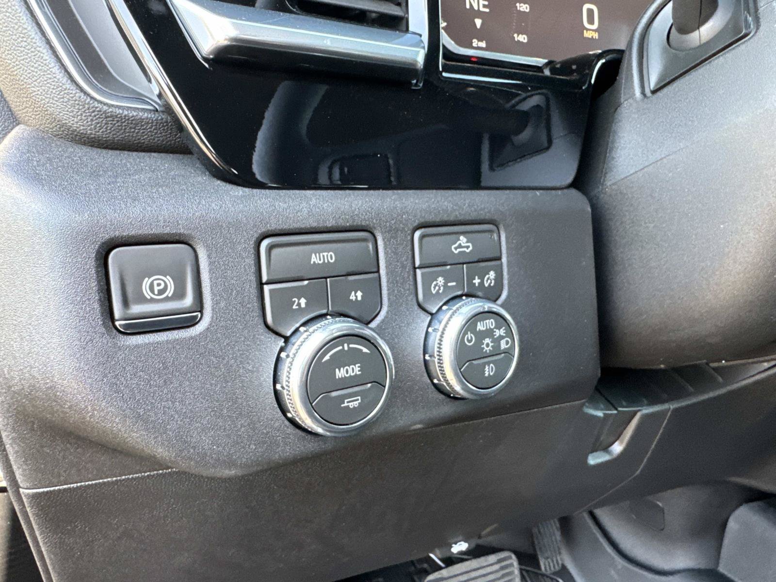 New 2026 GMC Sierra 1500 Elevation w/ LPO, Elevation Black Package AWD/4WD image 37