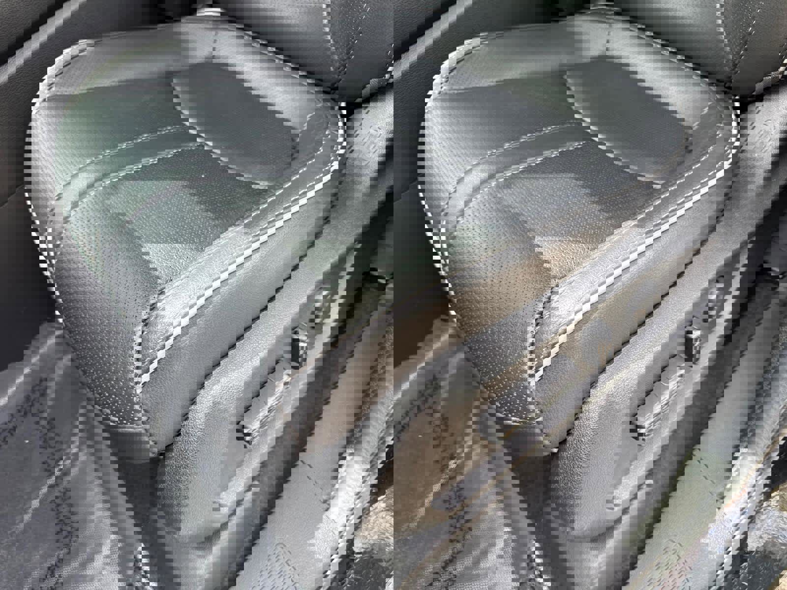 Used 2025 Honda Pilot Elite image 17