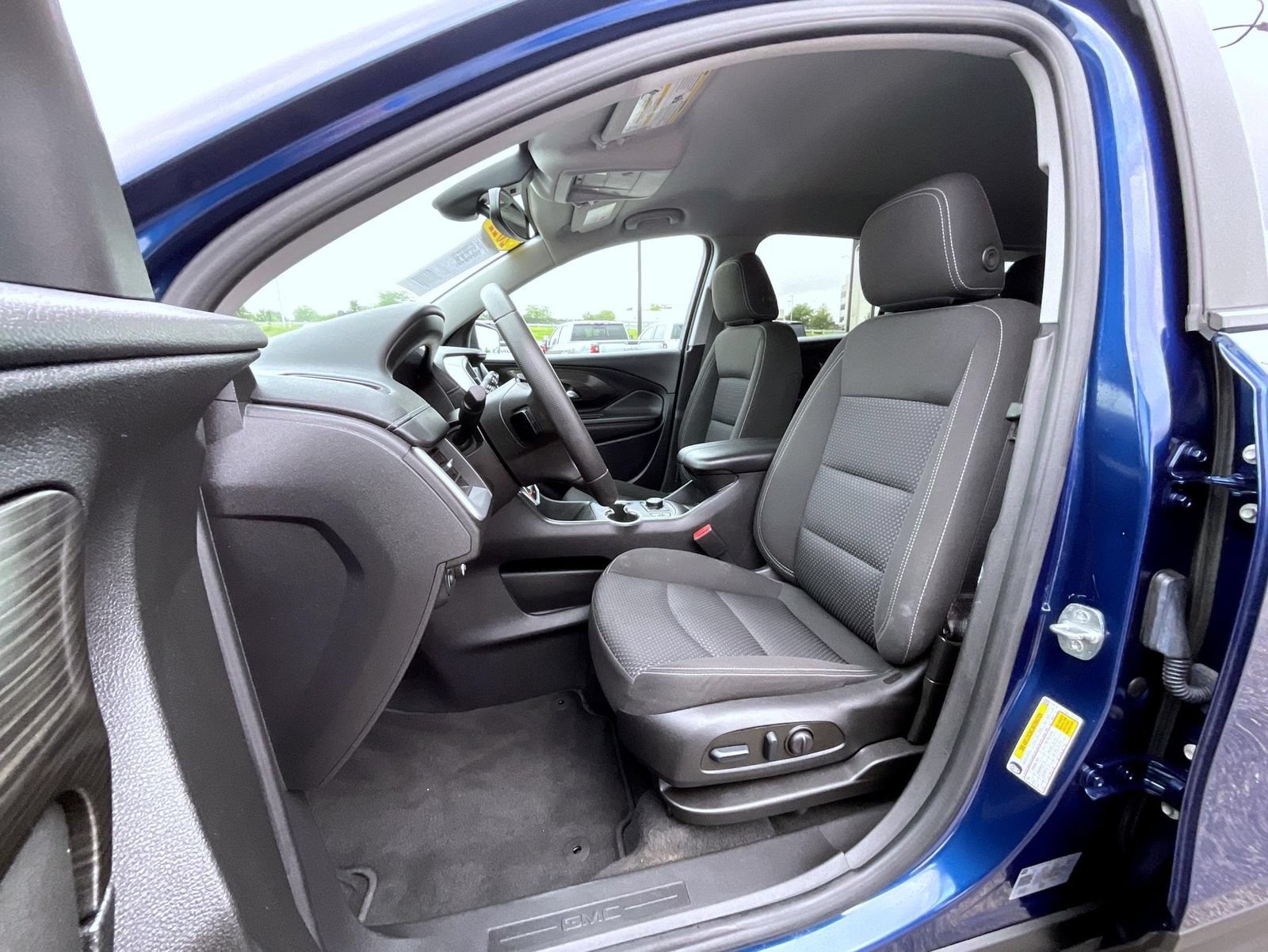Used 2022 GMC Terrain SLE w/ Driver Convenience Package AWD/4WD image 10