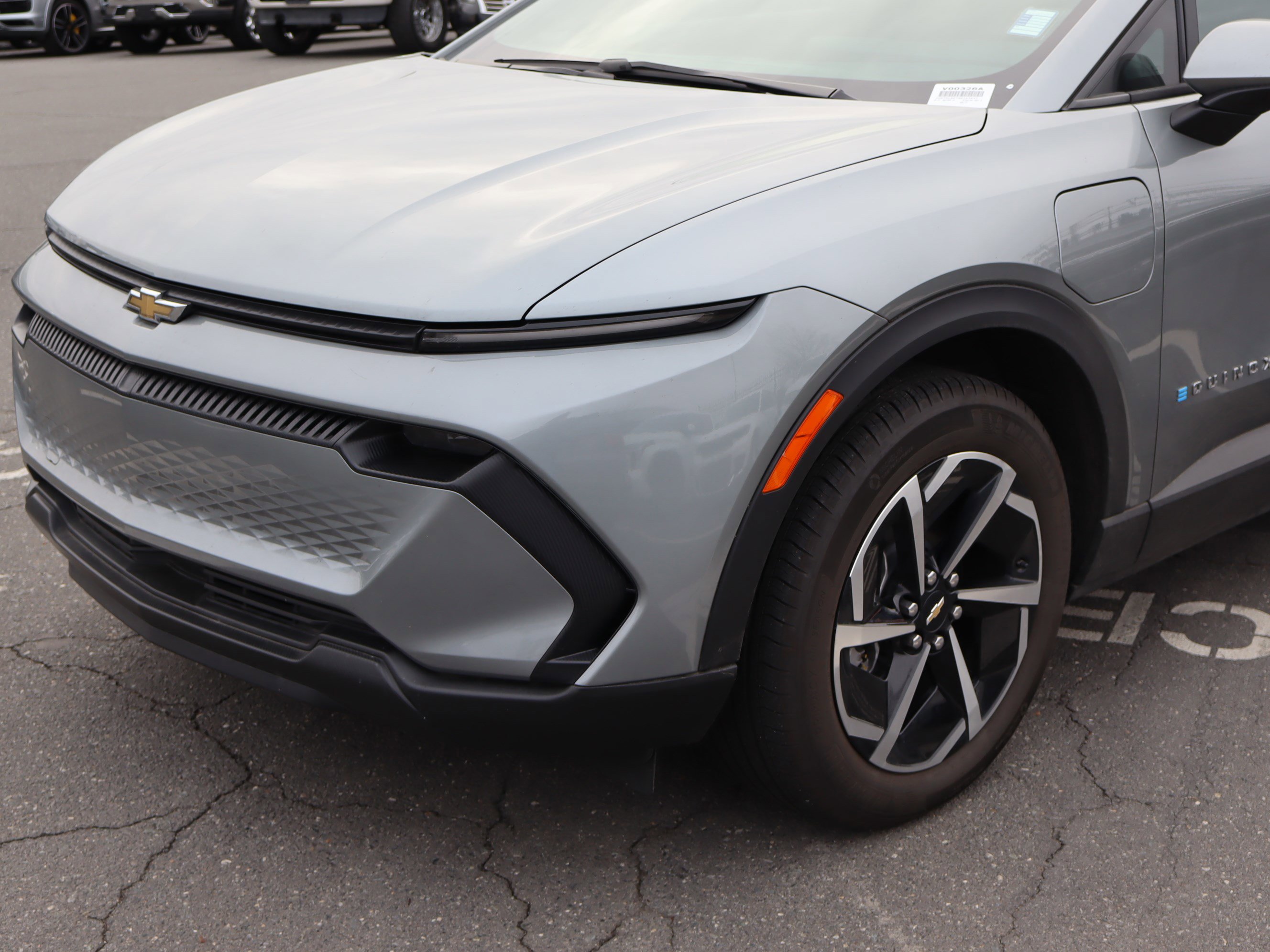 Used 2025 Chevrolet Equinox EV LT image 6