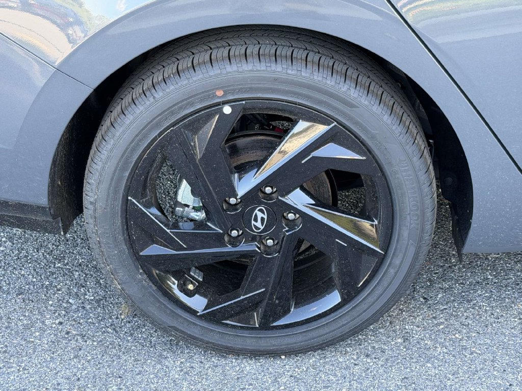 New 2026 Hyundai Elantra SEL Sport Premium FWD image 7