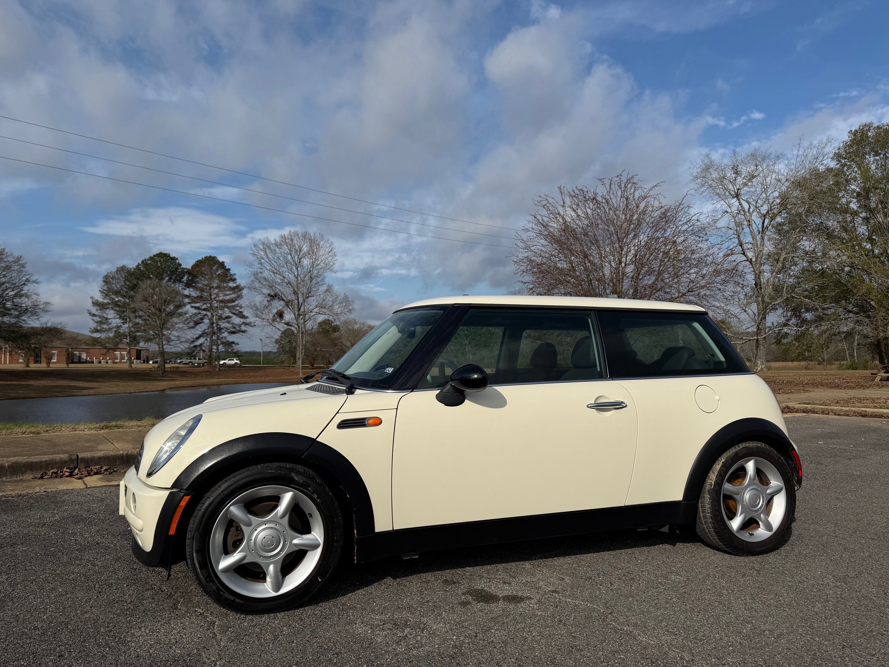 Used 2003 MINI Cooper Hardtop image 1