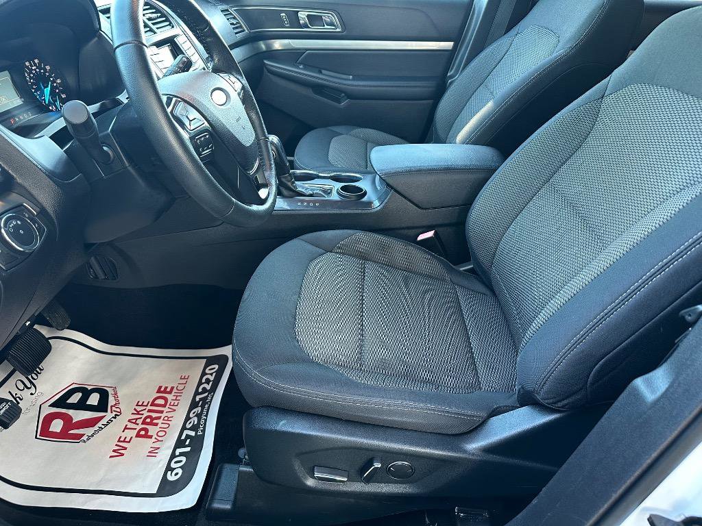 Used 2018 Ford Explorer XLT image 20