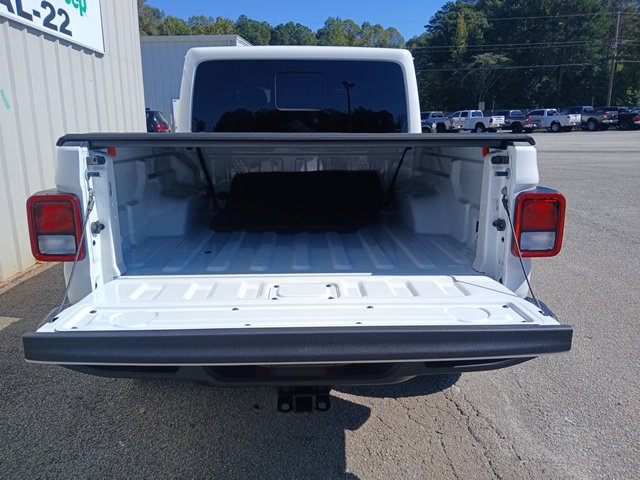 Used 2023 Jeep Gladiator Mojave AWD/4WD image 6