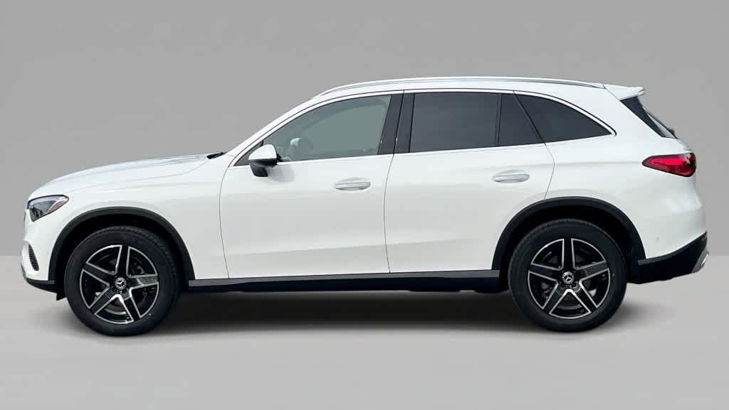 Used 2026 Mercedes-Benz GLC 300 4MATIC image 2