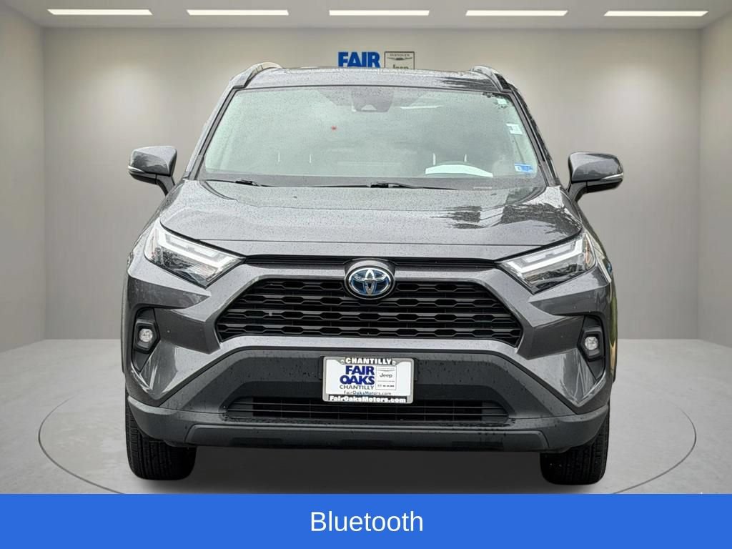 Used 2022 Toyota RAV4 XLE Premium AWD/4WD image 5