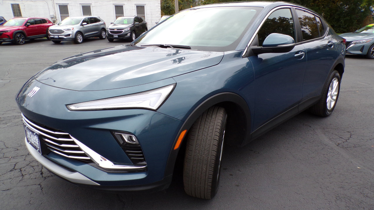 Used 2024 Buick Envista Preferred w/ Convenience I Package image 3