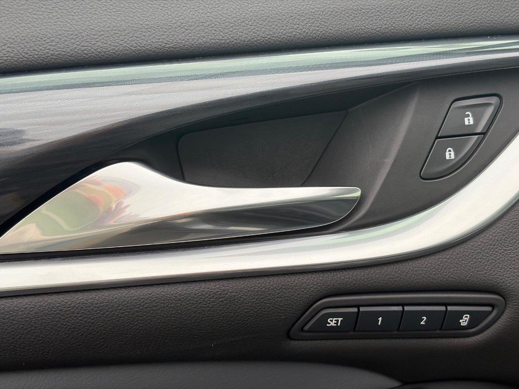 Used 2019 Buick Enclave Premium w/ Experience Buick Package FWD image 23