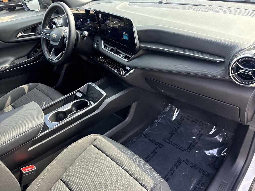 Used 2025 Chevrolet Equinox LT image 26