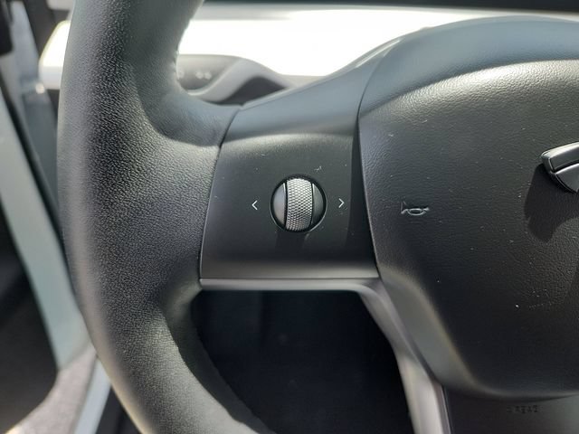 Used 2023 Tesla Model Y Long Range AWD/4WD image 16