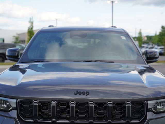 New 2026 Jeep Grand Cherokee L Limited w/ Limited Altitude Package AWD/4WD image 38