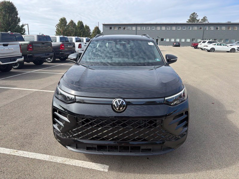 New 2026 Volkswagen Tiguan SE R-Line AWD/4WD image 8