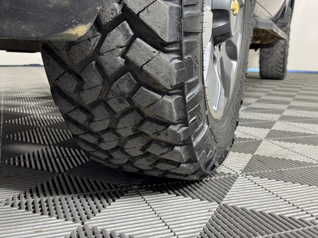 Used 2022 Chevrolet Silverado 2500 Custom w/ Custom Value Package image 11