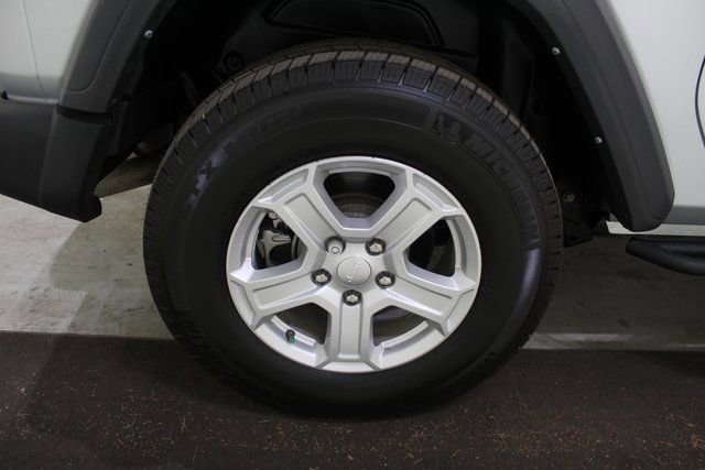 Used 2023 Jeep Wrangler Sport S image 15