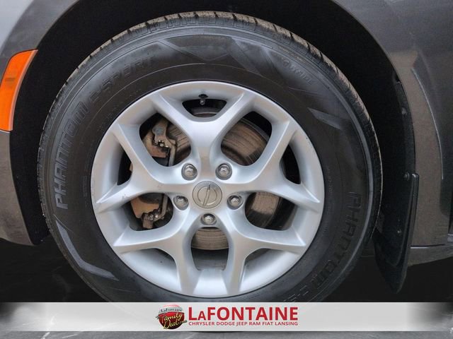 Used 2017 Chrysler Pacifica Touring-L w/ Tire & Wheel Group image 32