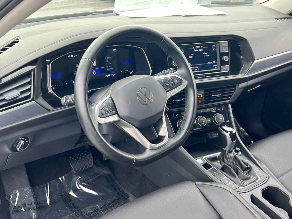 Certified 2024 Volkswagen Jetta SE image 18