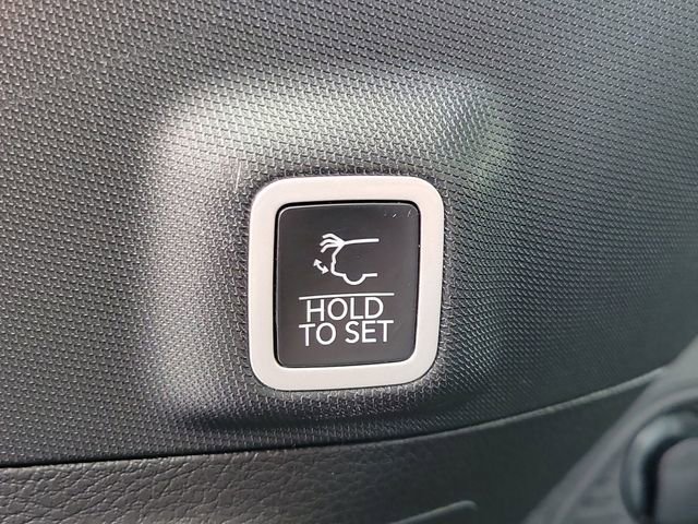 Used 2025 Jeep Grand Cherokee Summit w/ Adv Protech Group IV AWD/4WD image 10