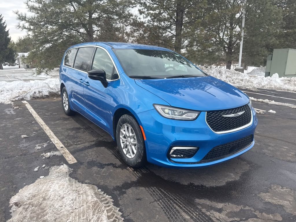 New 2026 Chrysler Pacifica Select image 12