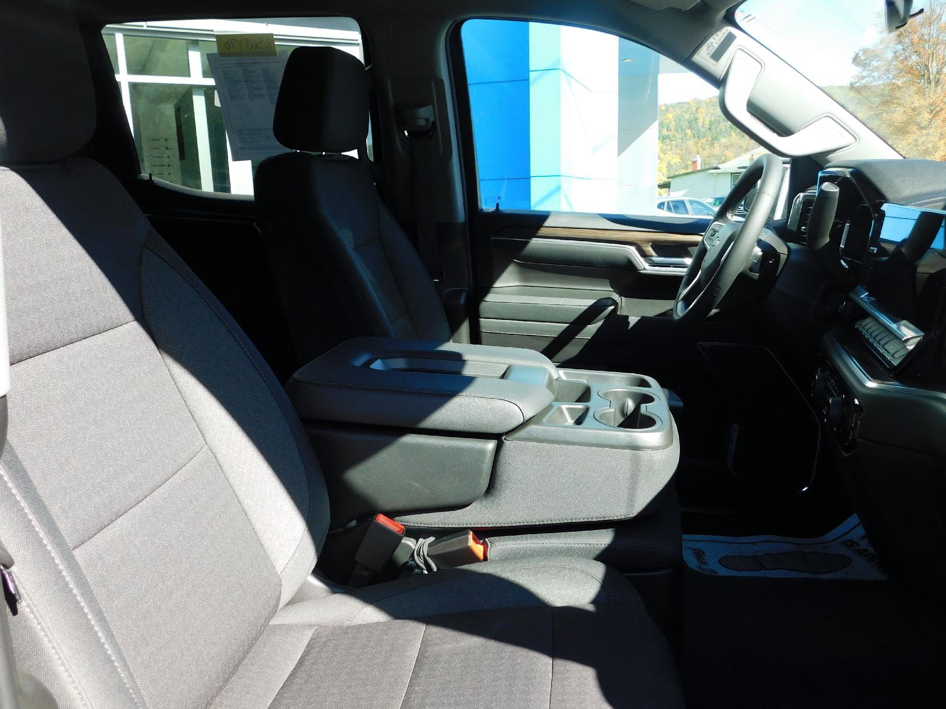 Used 2024 Chevrolet Silverado 1500 LT image 18