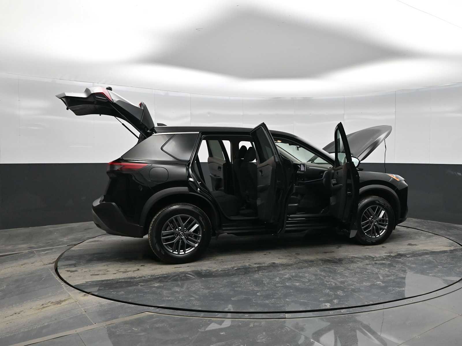 Used 2023 Nissan Rogue S image 40