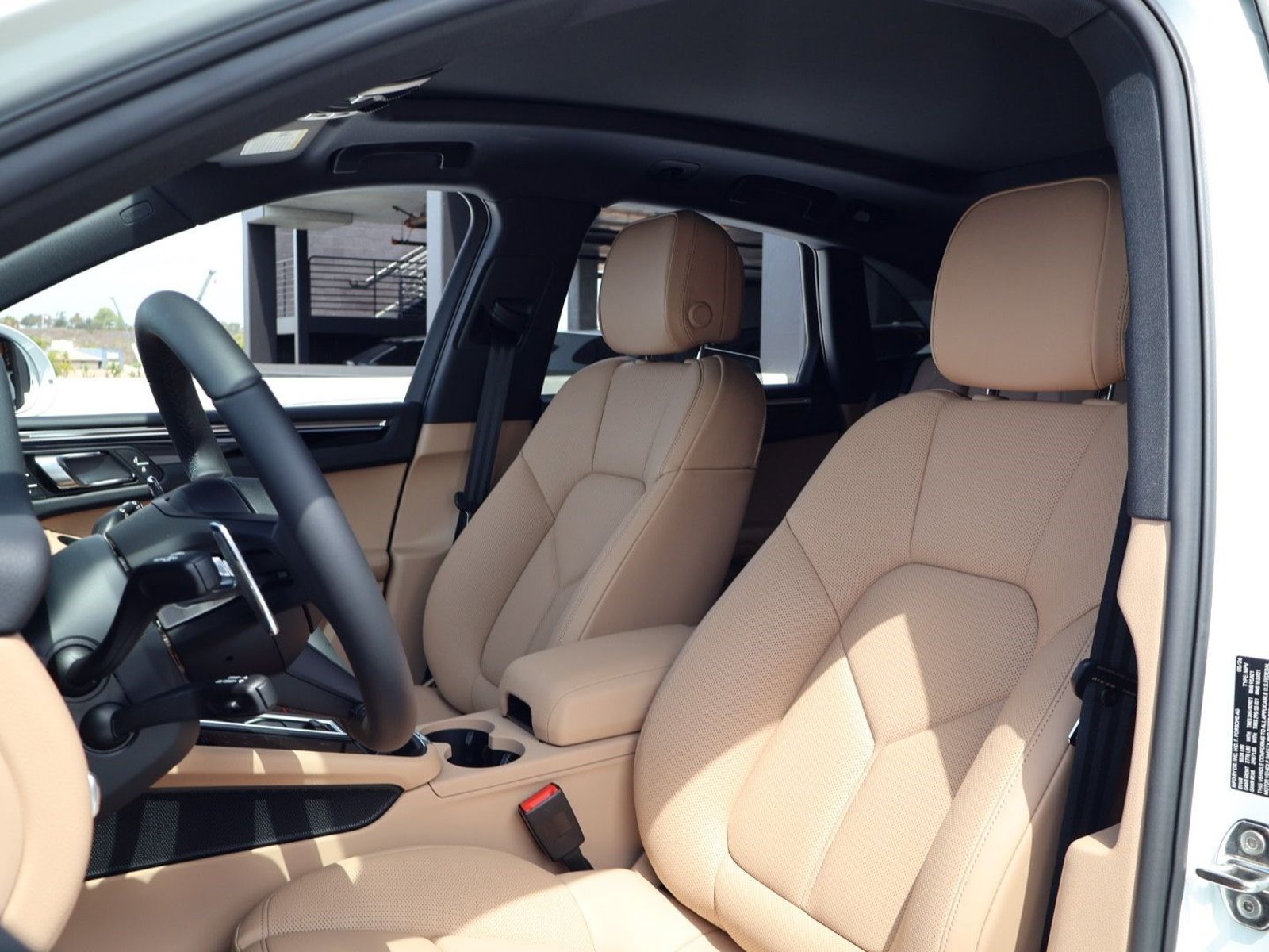 New 2026 Porsche Macan AWD/4WD image 5