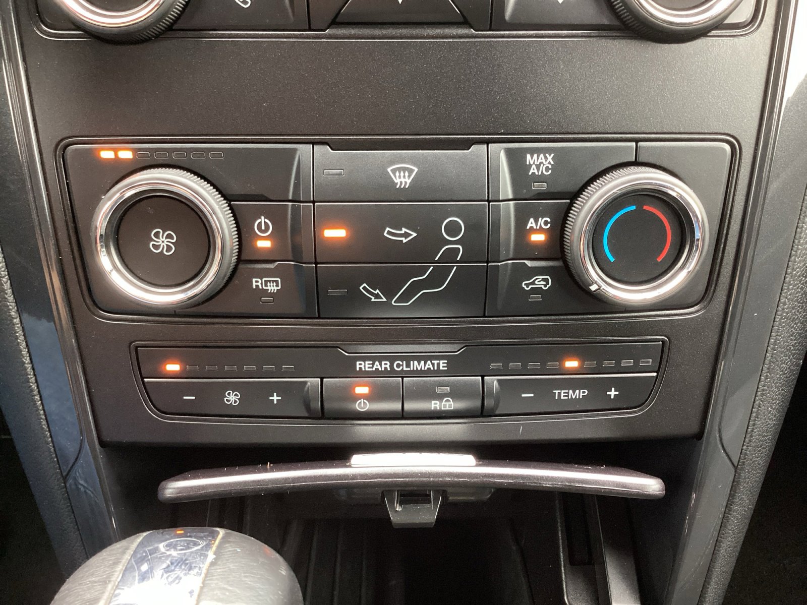 Used 2019 Ford Explorer XLT image 21