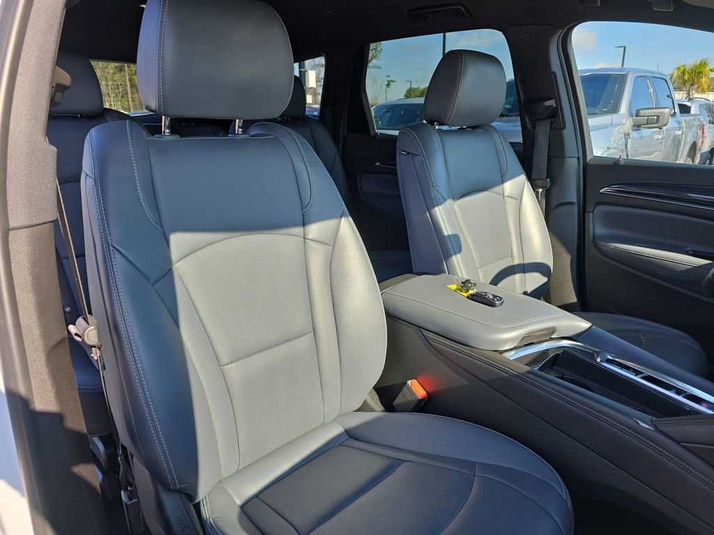 Used 2024 Buick Enclave Premium image 13