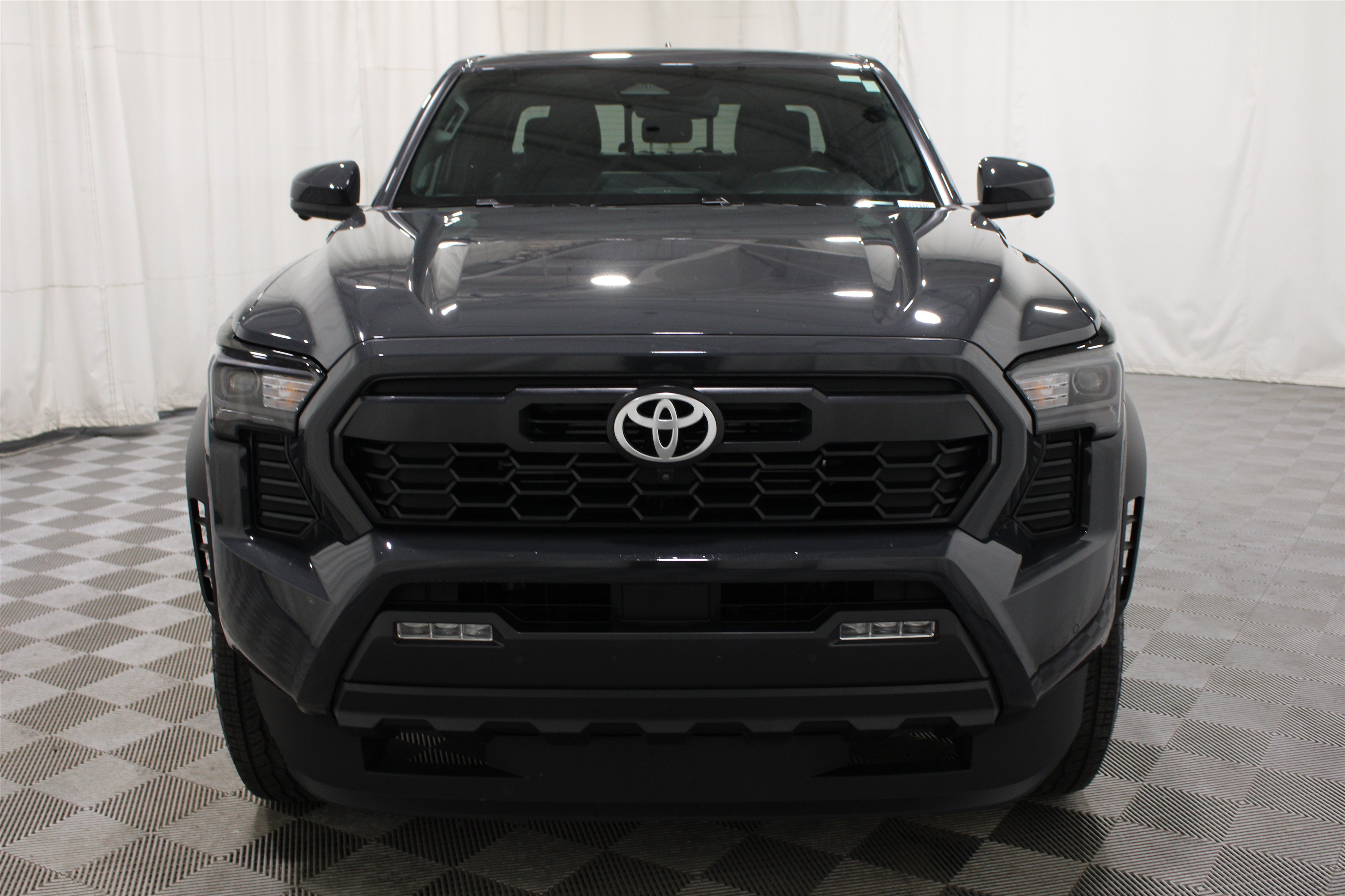 Used 2025 Toyota Tacoma TRD Off-Road w/ TRD Off Road Premium Package AWD/4WD image 36