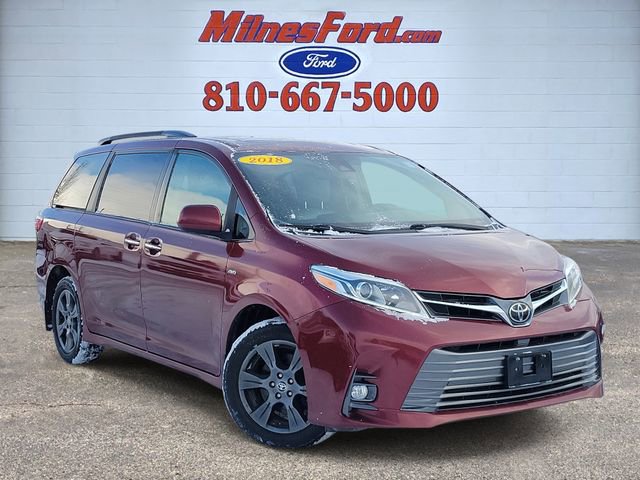 Used 2018 Toyota Sienna XLE image 2