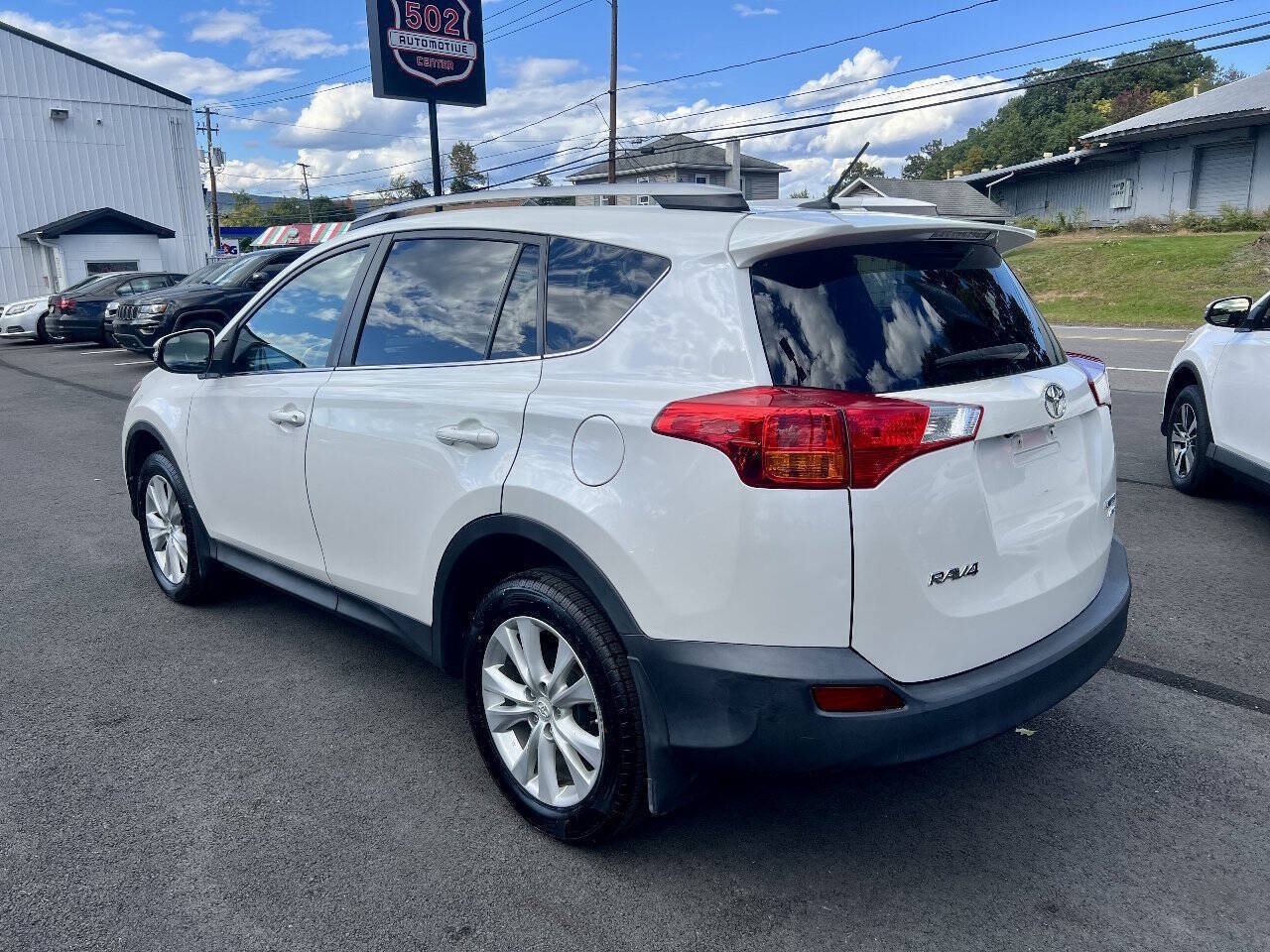 Used 2014 Toyota RAV4 Limited w/ Technology Package AWD/4WD image 3