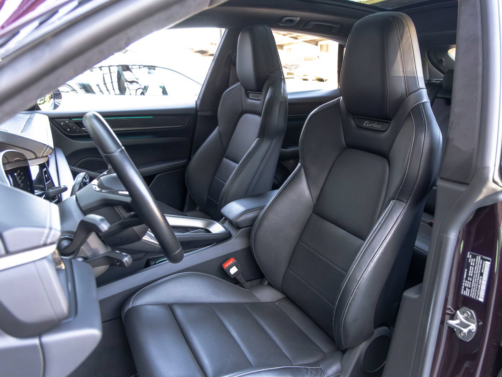 Certified 2024 Porsche Macan Turbo Electric AWD/4WD image 5