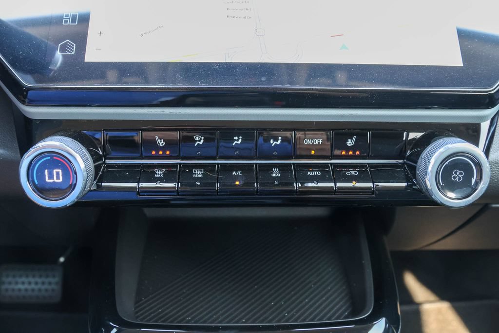 New 2027 Chevrolet Bolt LT w/ Comfort Package FWD image 18