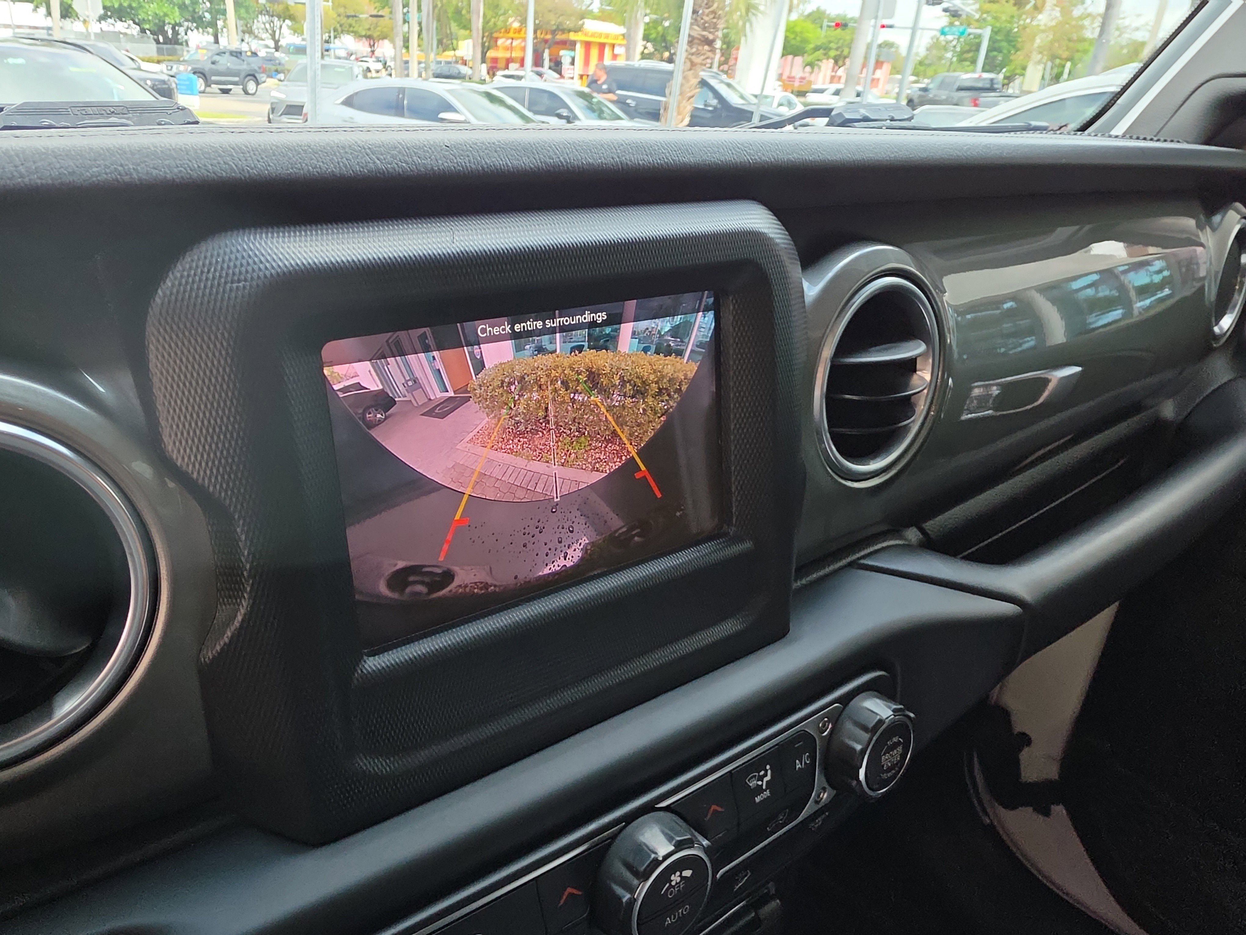 Used 2019 Jeep Wrangler Unlimited Sahara AWD/4WD image 20