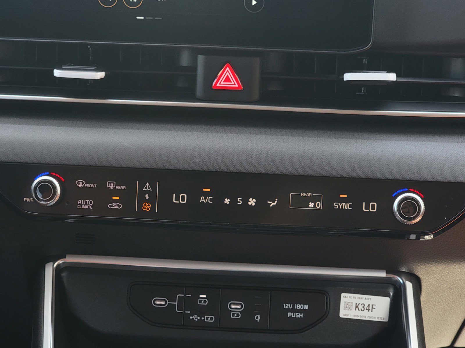 New 2026 Kia Carnival EX image 24