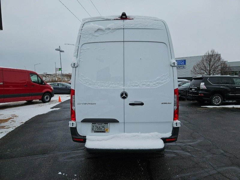 Used 2024 Mercedes-Benz Sprinter 2500 image 5