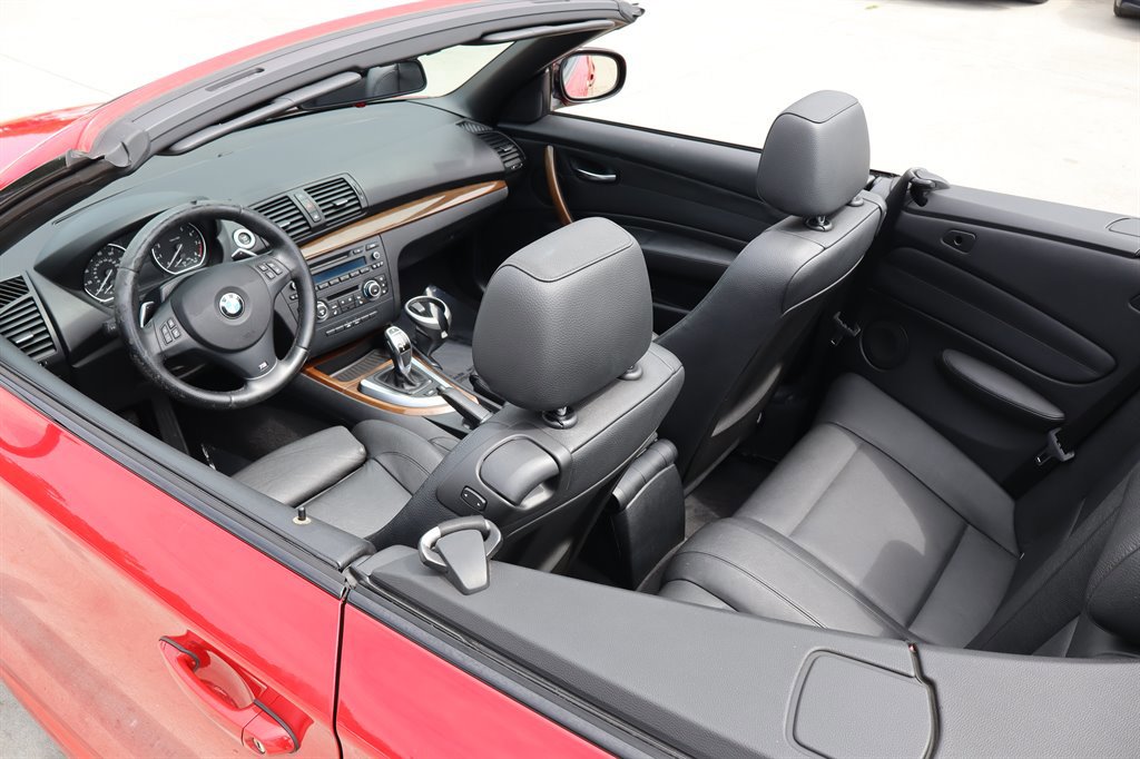 Used 2011 BMW 135i Convertible RWD image 18