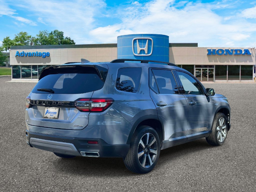 Certified 2023 Honda Pilot Touring image 4