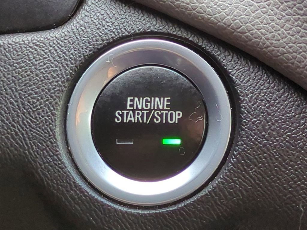 Used 2020 Chevrolet Equinox LS image 27